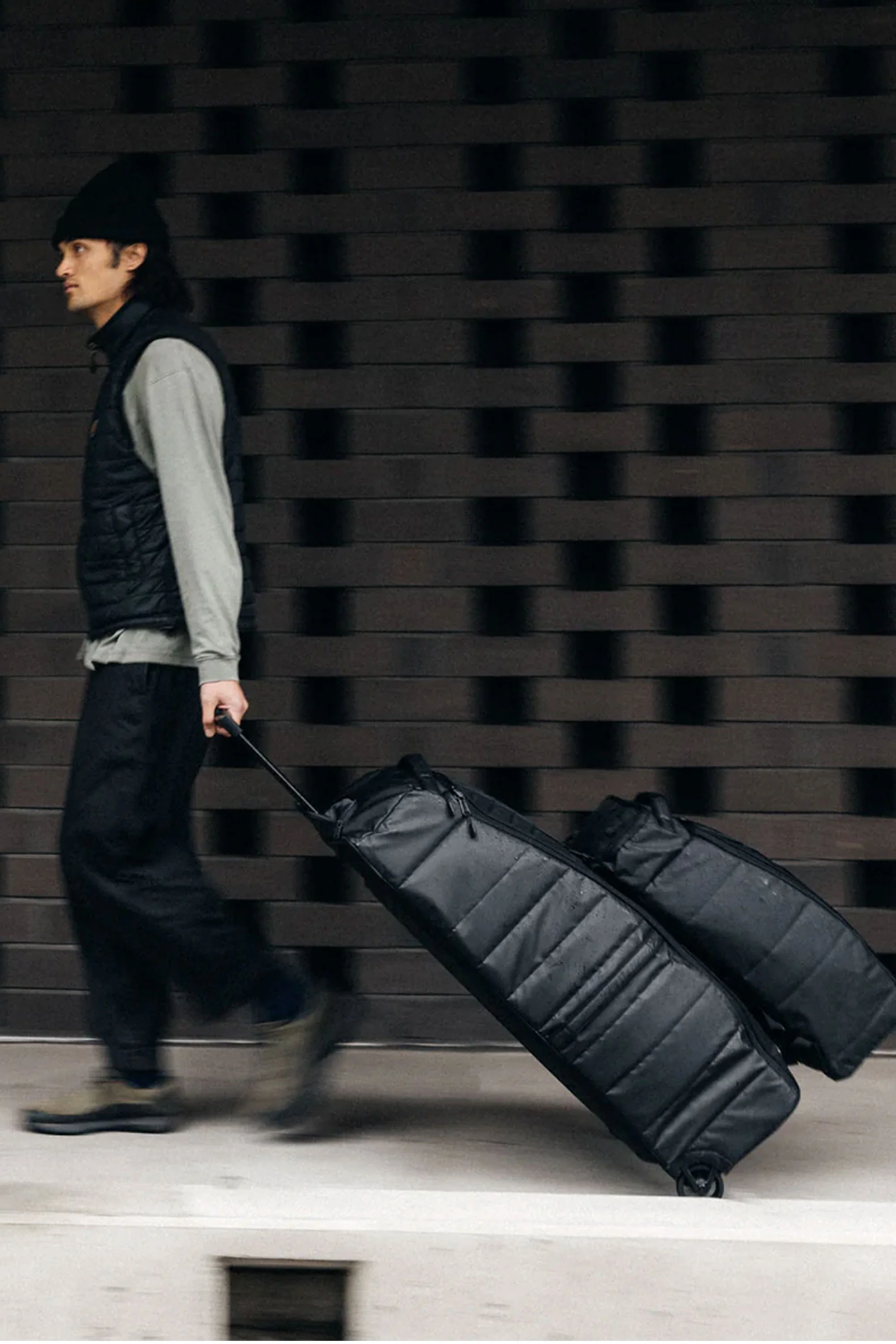 Db - HUGGER ROLLER BAG 90L - Image 2
