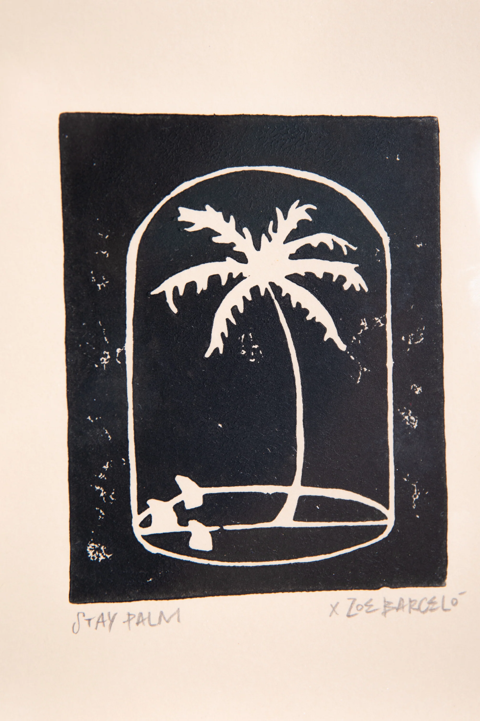 PUKAS X ZOE BARCELO - STAY PALM BLACK LAMINA PEQUEÑA - Image 2