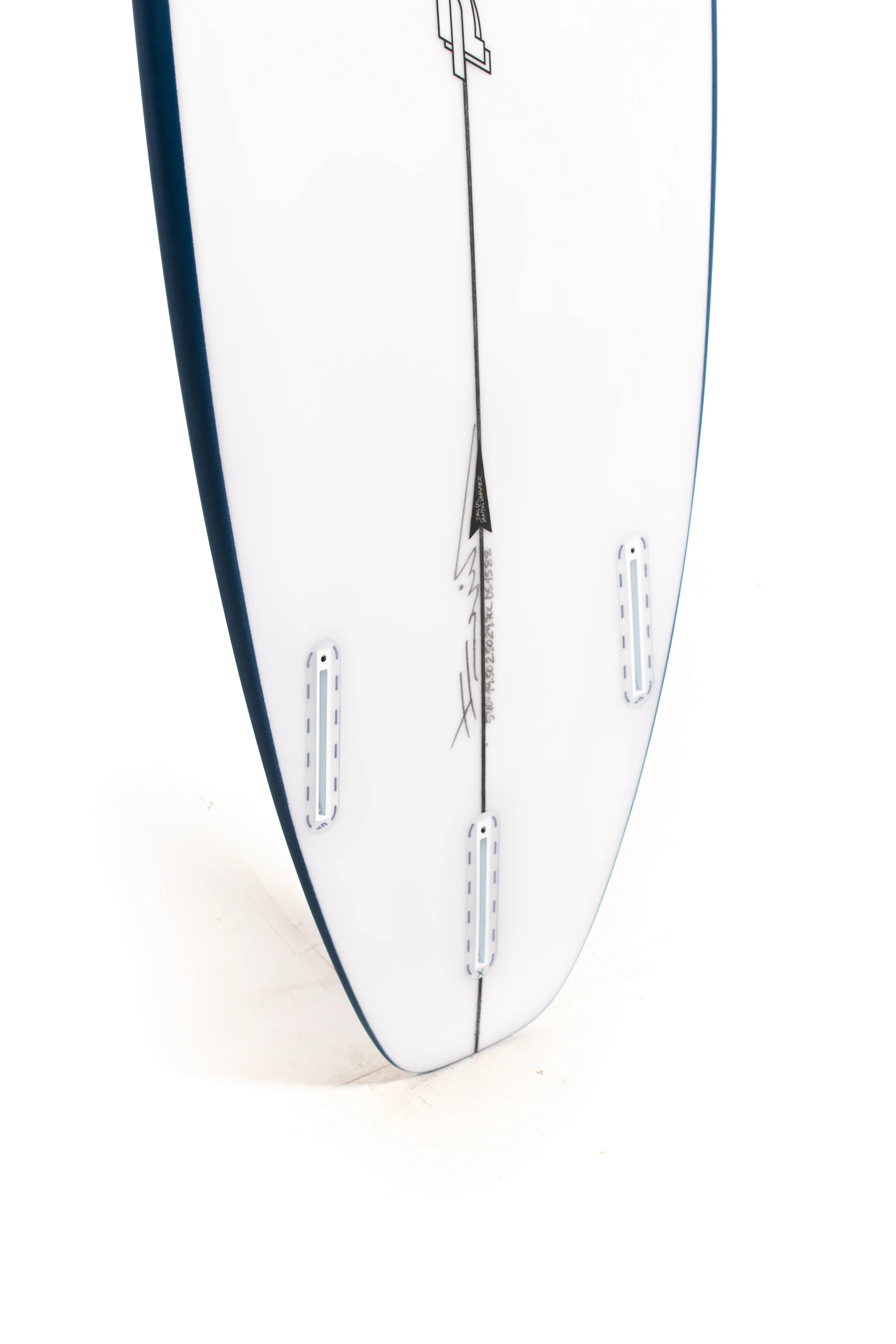 Pukas Surfboards- BEACHY MOOD by David Santos - 5'10" x 19.5 x 2.5 x 29.7L - DS01588 - Image 10