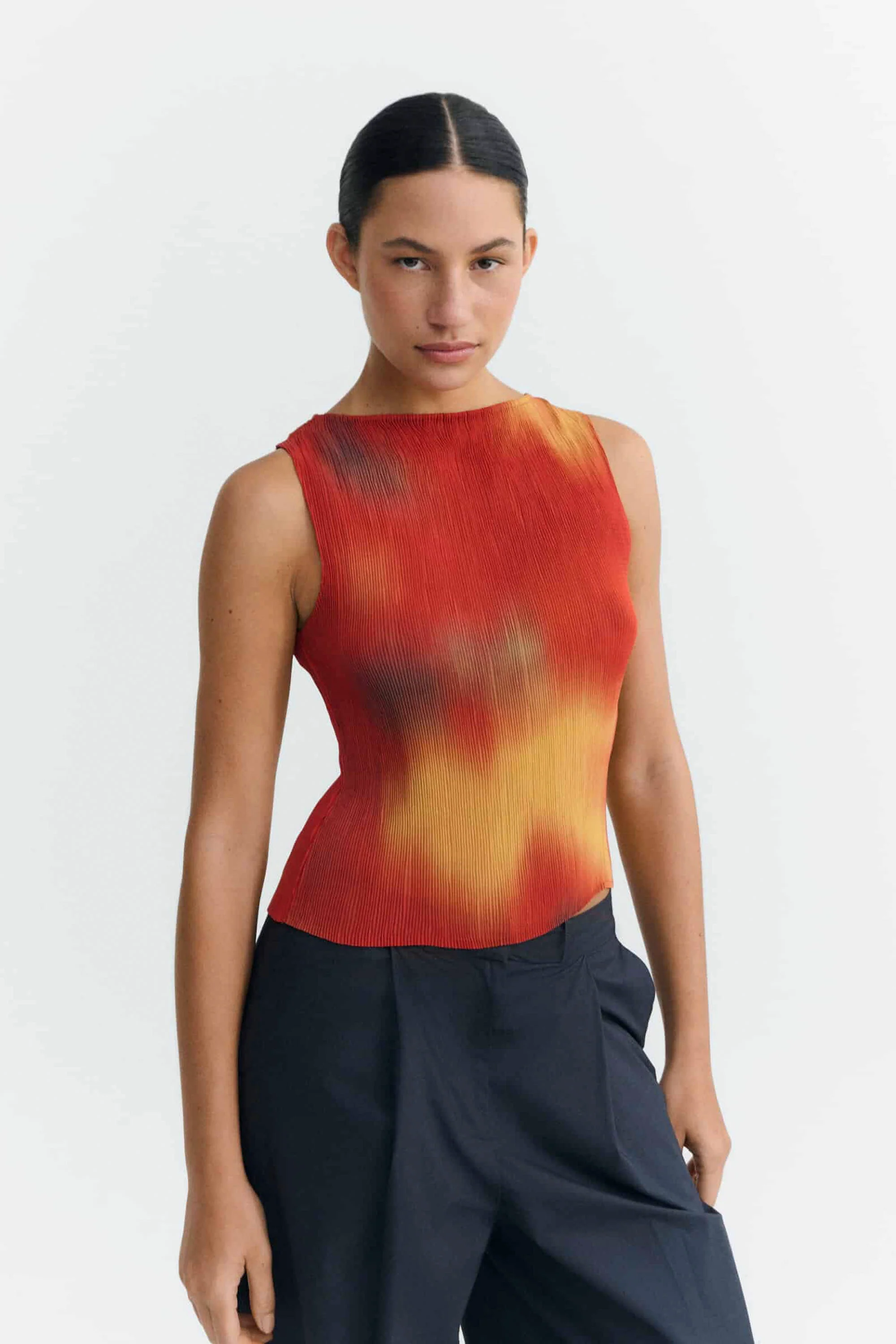 THINKING MU - DORA PLEATED TOP - FLOWERS